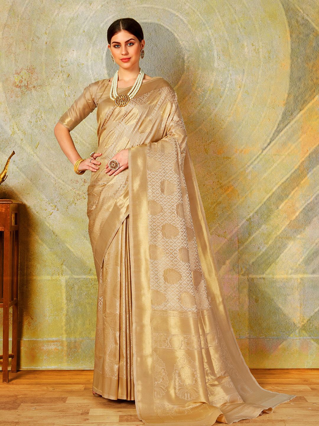 

Ishin Woven Design Zari Banarasi Saree, Cream