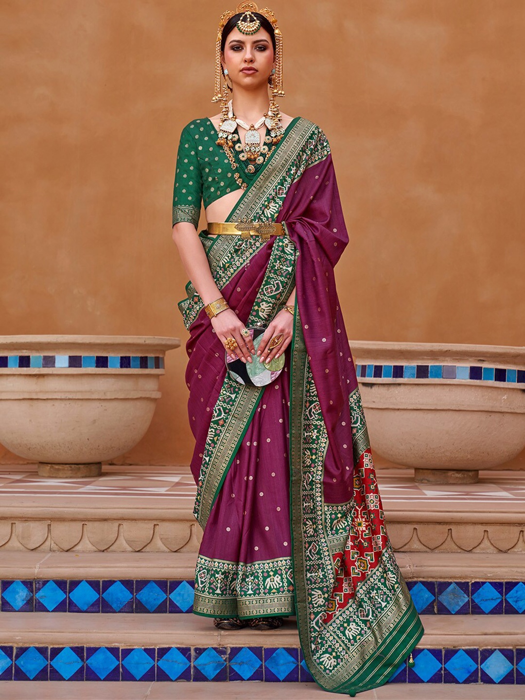 

Ishin Ethnic Motifs Zari Banarasi Saree, Maroon