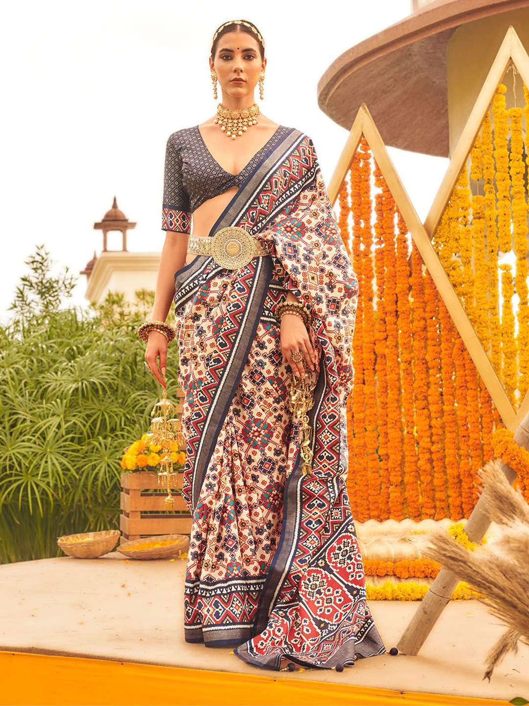 

Ishin Ethnic Motifs Zari Patola Saree, Beige
