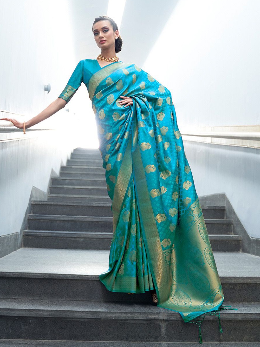 

Ishin Woven Design Zari Banarasi Saree, Turquoise blue