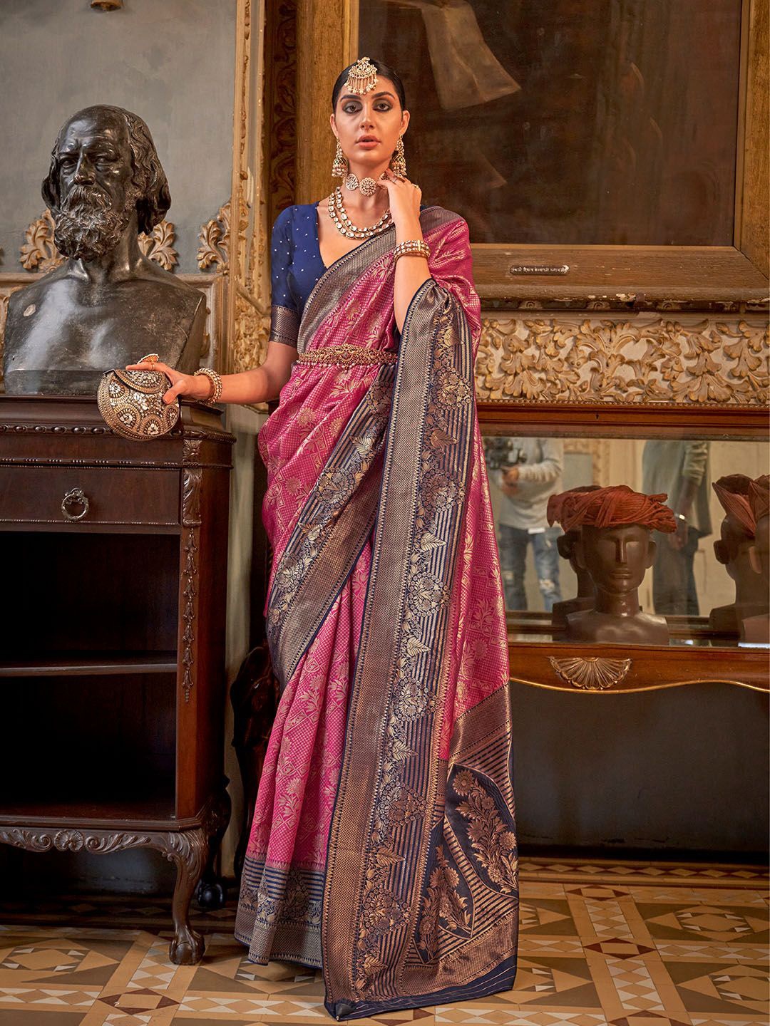

Ishin Ethnic Motifs Zari Banarasi Saree, Pink