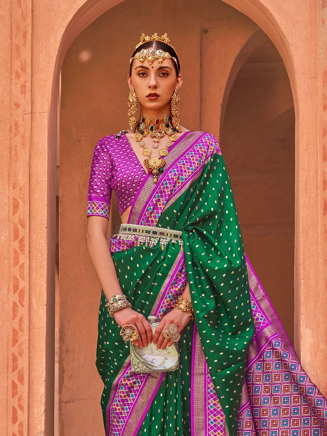 

Ishin Woven Design Banarasi Saree With Blouse Piece, Green