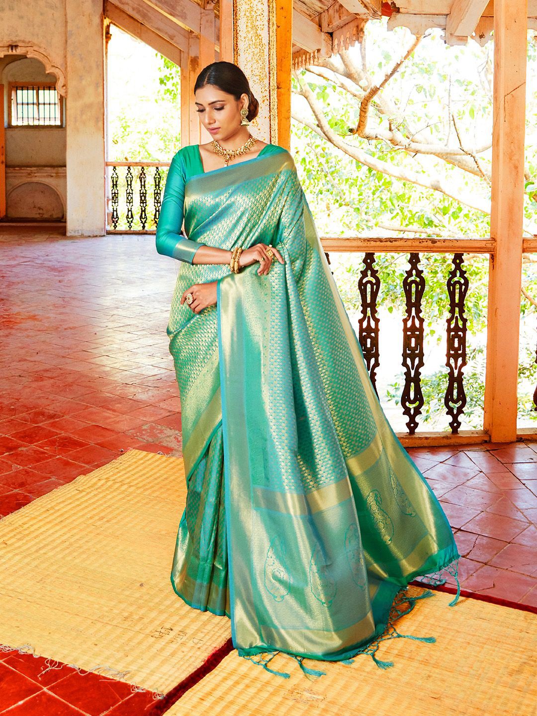 

Ishin Woven Design Zari Banarasi Saree, Green