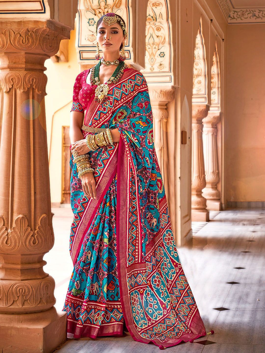 

Ishin Ethnic Motifs Zari Banarasi Saree, Blue