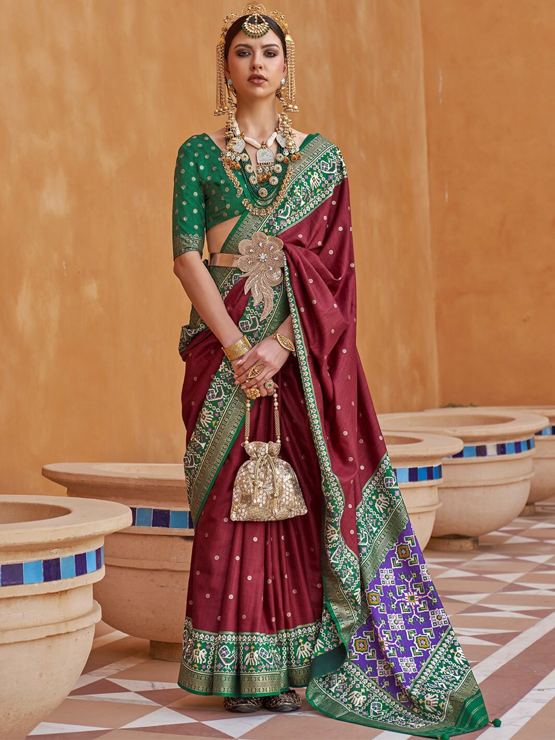 

Ishin Woven Design Zari Banarasi Saree, Maroon