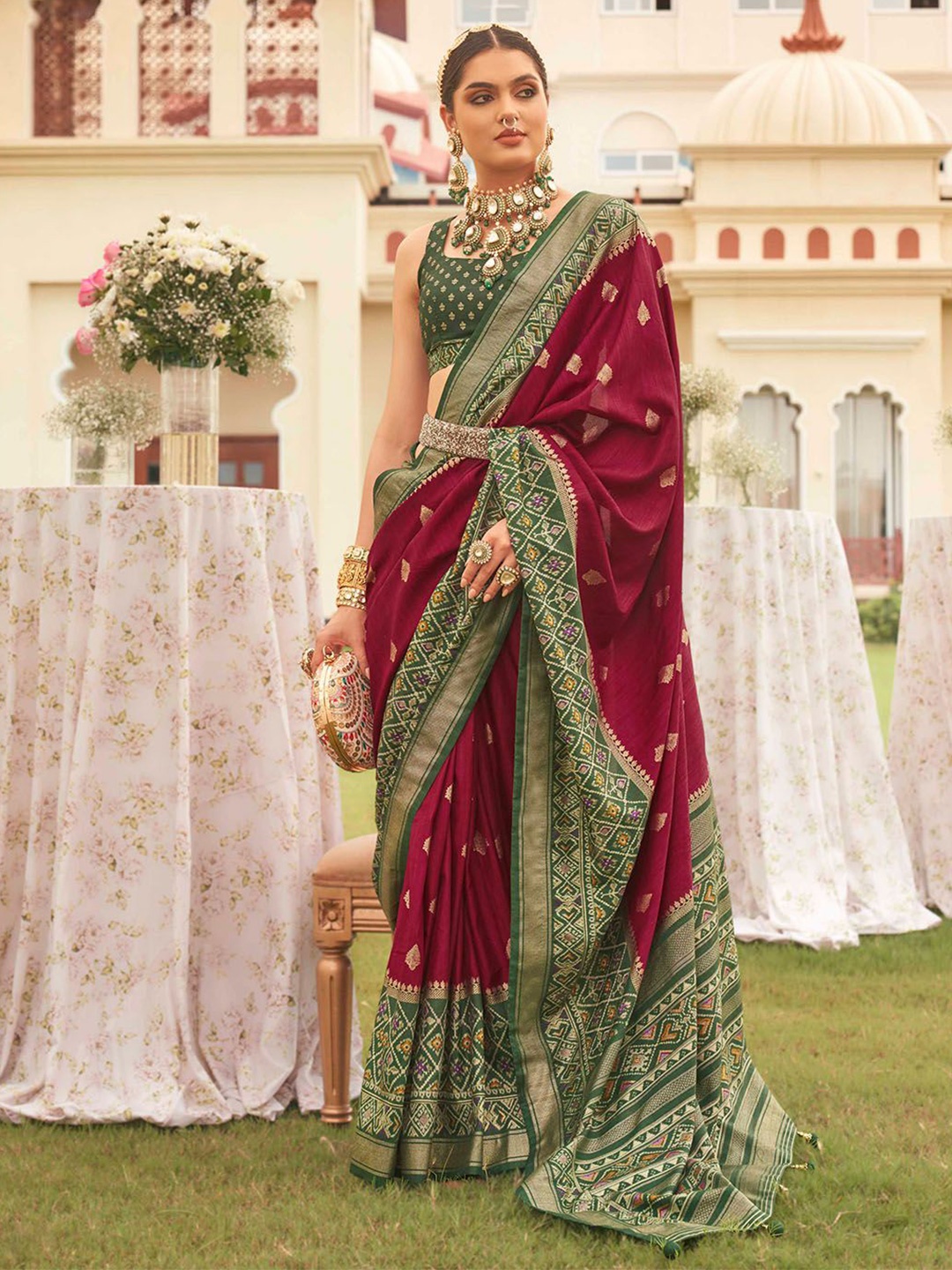 

Ishin Ethnic Motifs Zari Banarasi Saree, Maroon