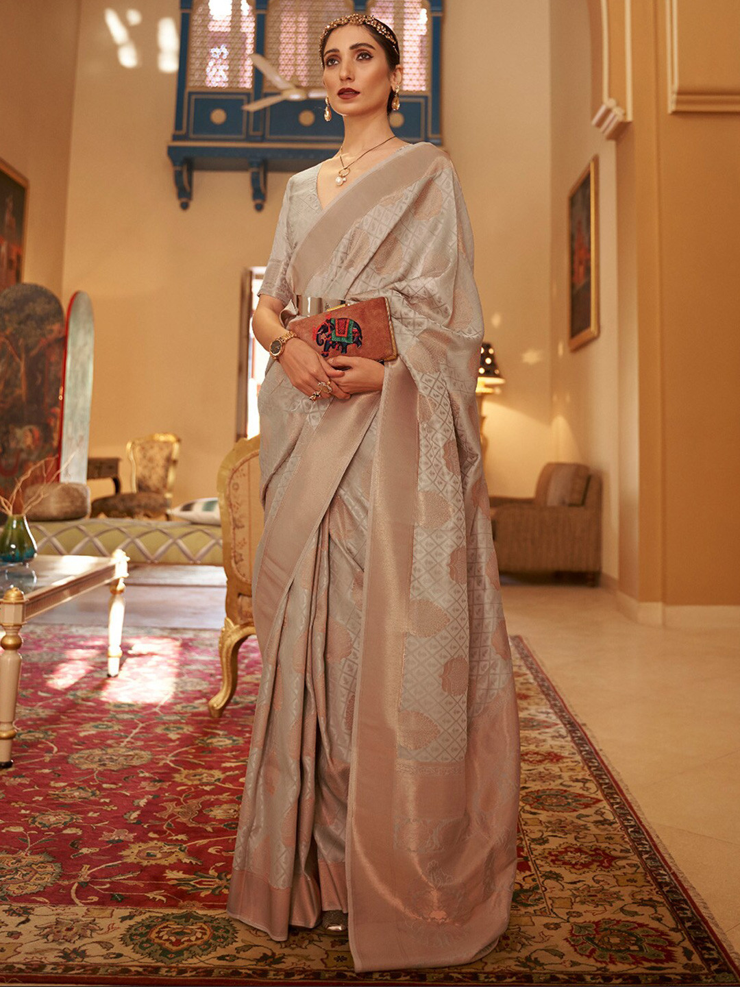 

Ishin Ethnic Motifs Zari Banarasi Saree, Cream