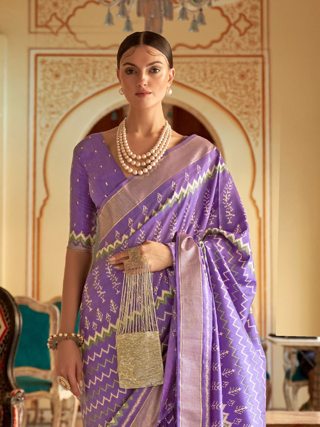 

Ishin Woven Design Zari Banarasi Saree, Lavender