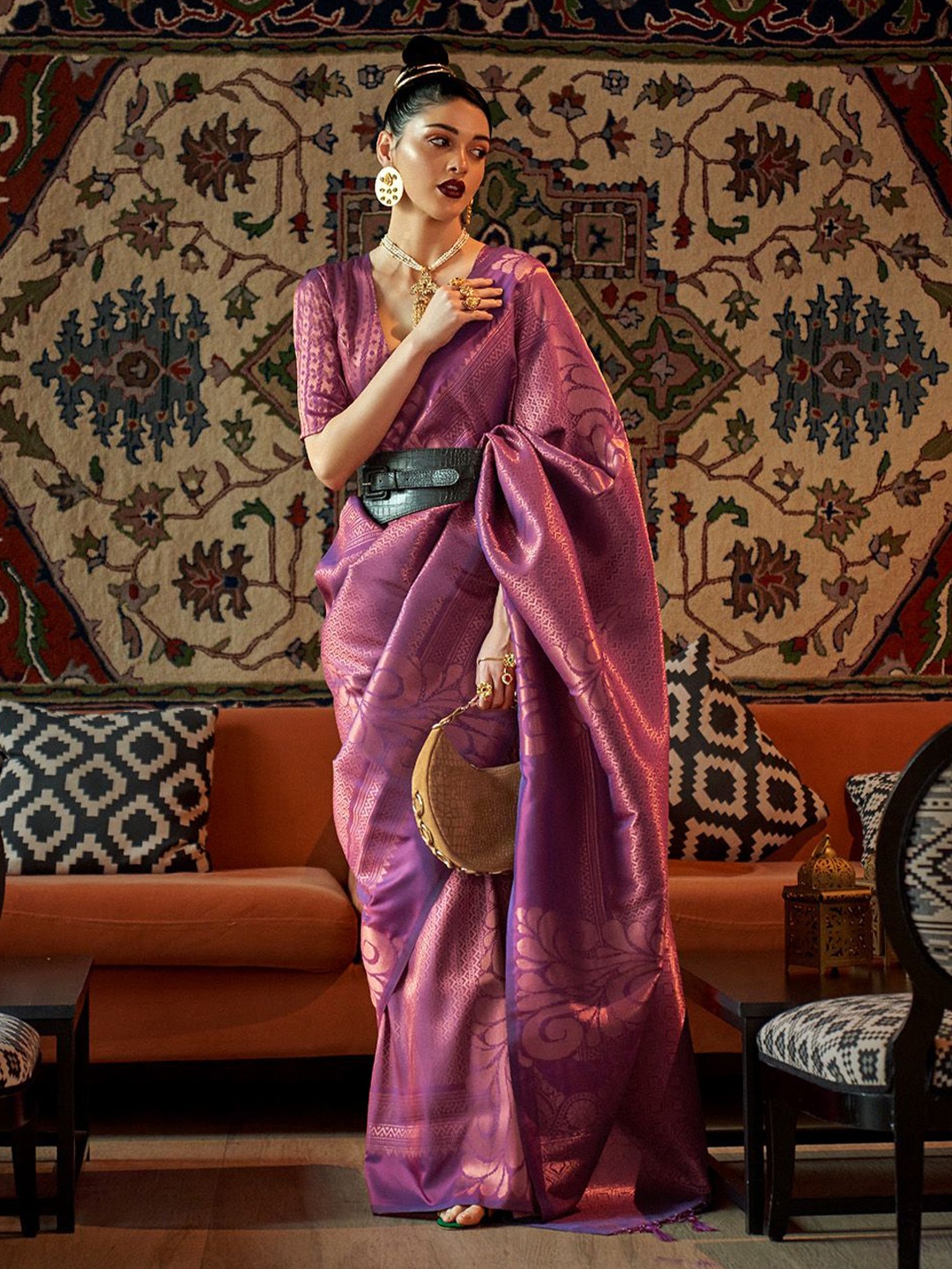 

Ishin Woven Design Belted Banarasi Saree, Purple