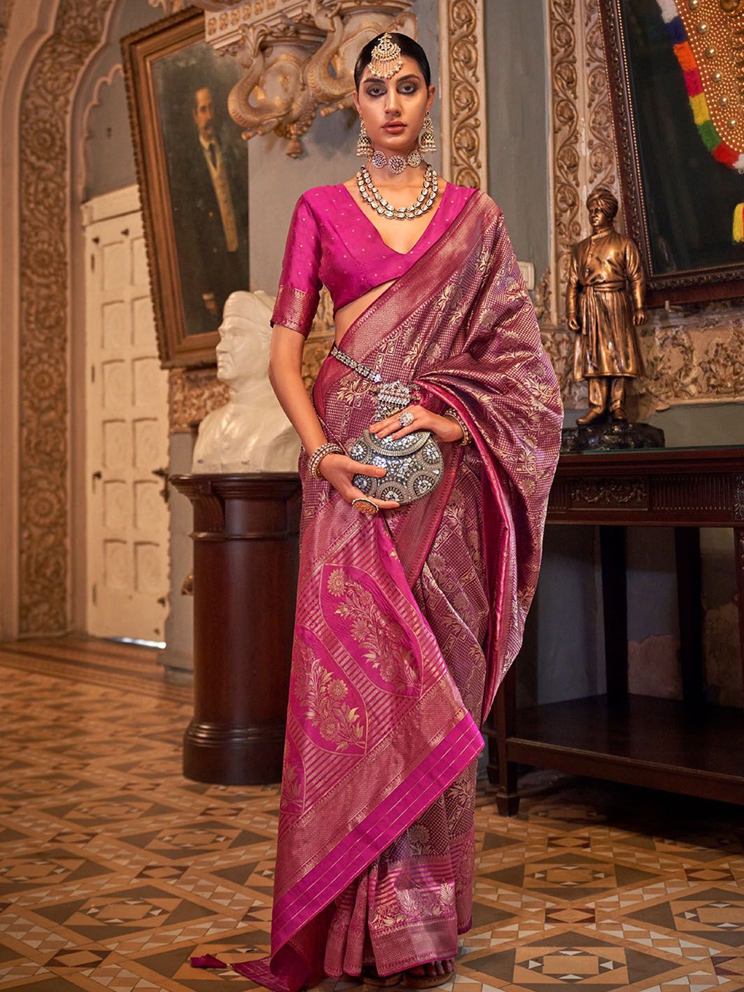 

Ishin Woven Design Patola Saree, Pink