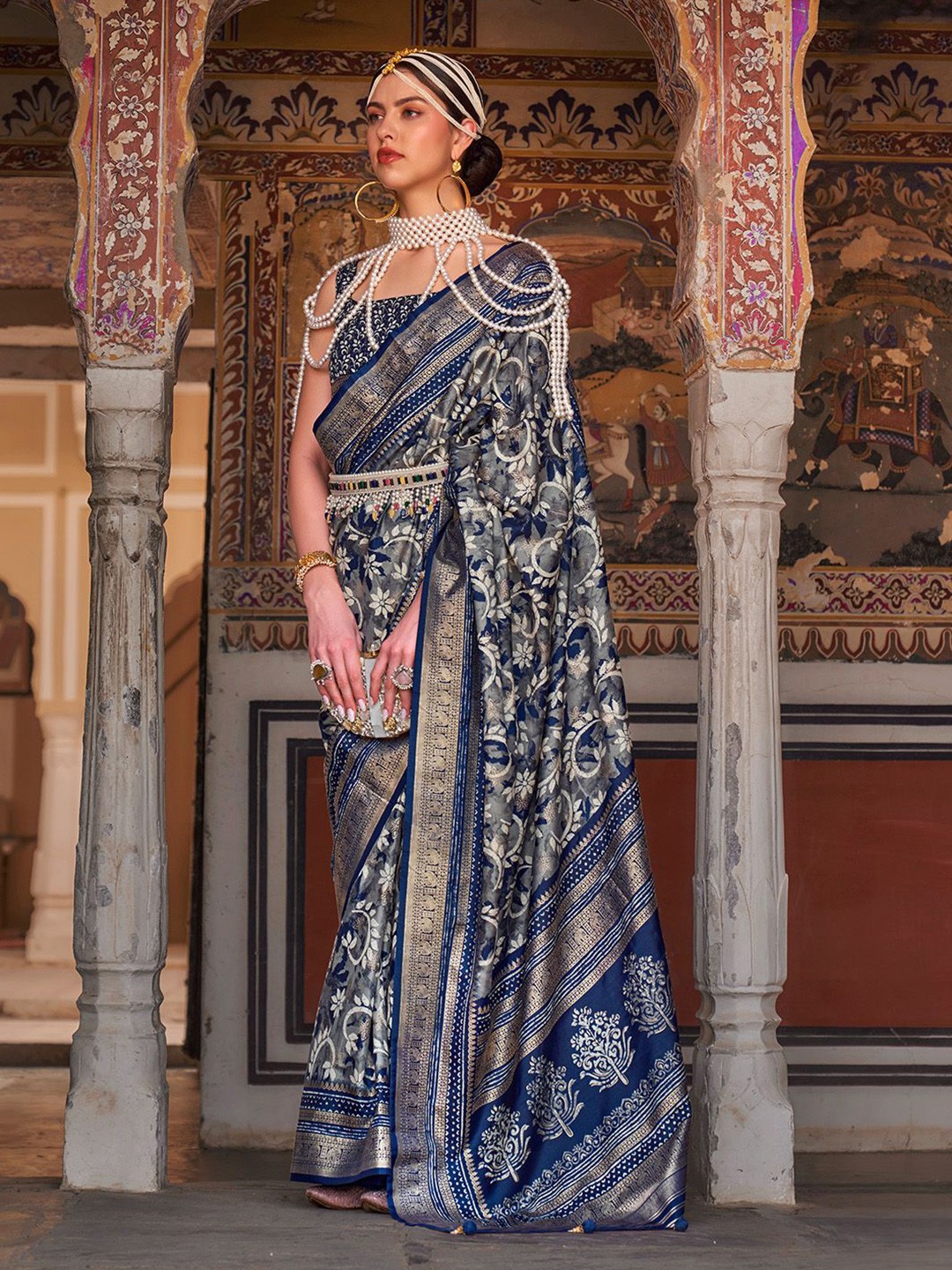 

Ishin Woven Design Banarasi Saree, Navy blue