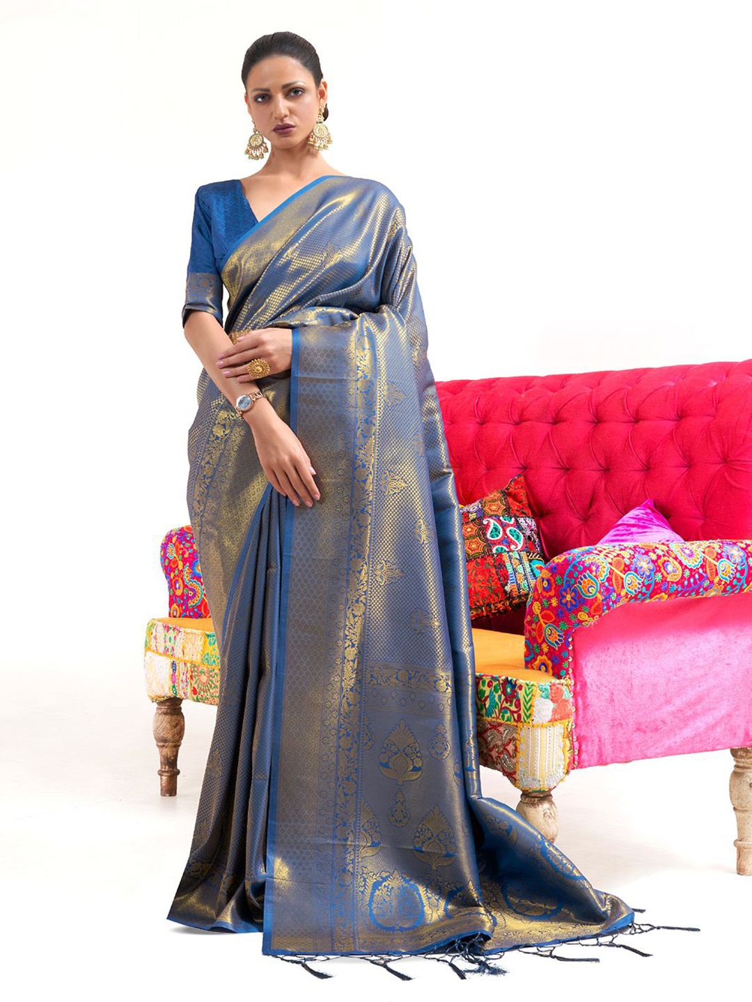 

Ishin Ethnic Motifs Zari Banarasi Saree, Navy blue