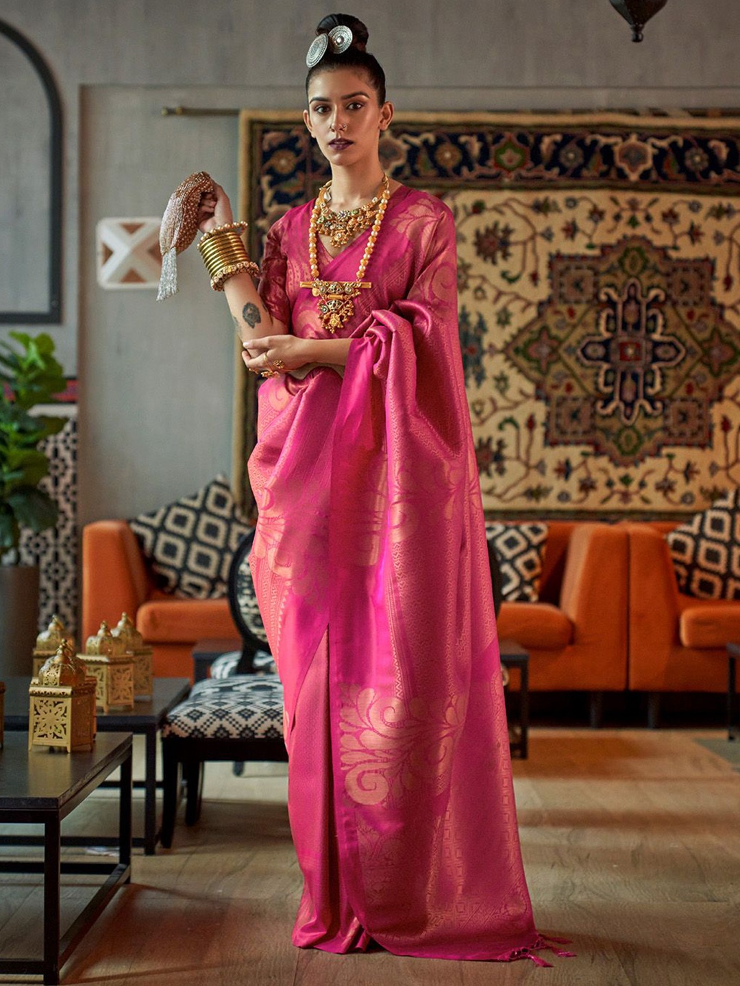 

Ishin Ethnic Motifs Zari Banarasi Saree, Pink