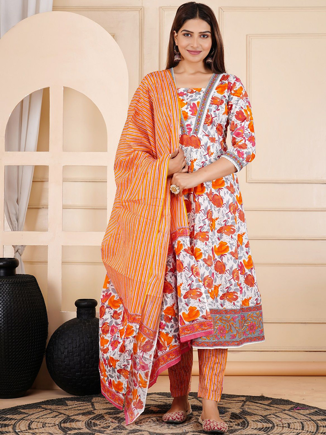 

RAJPUTANA CAMISA Women Regular Pure Cotton Kurta with Trousers & With Dupatta, White