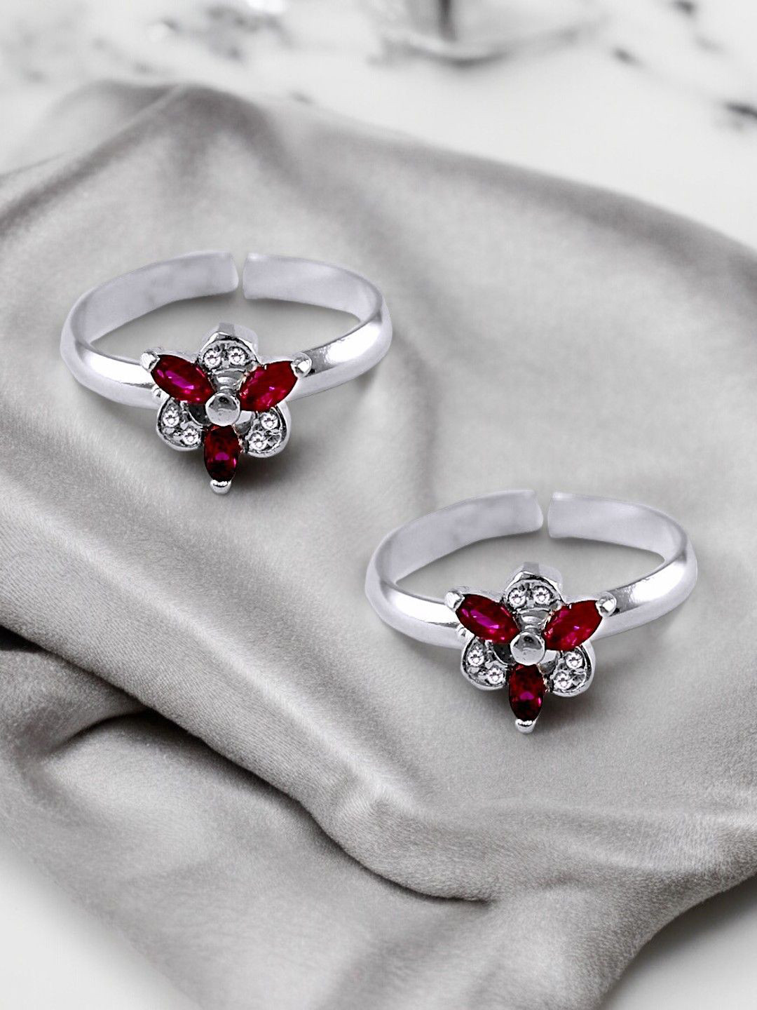 

Taraash Women Sterling Silver Toe Rings