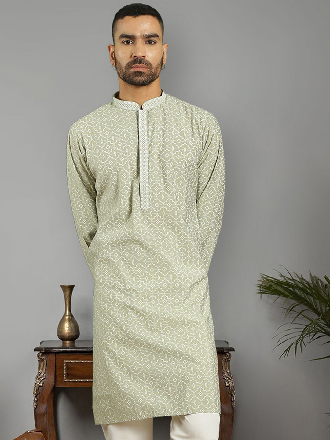 Jompers Men Solid Mirror Work Kurta, Green