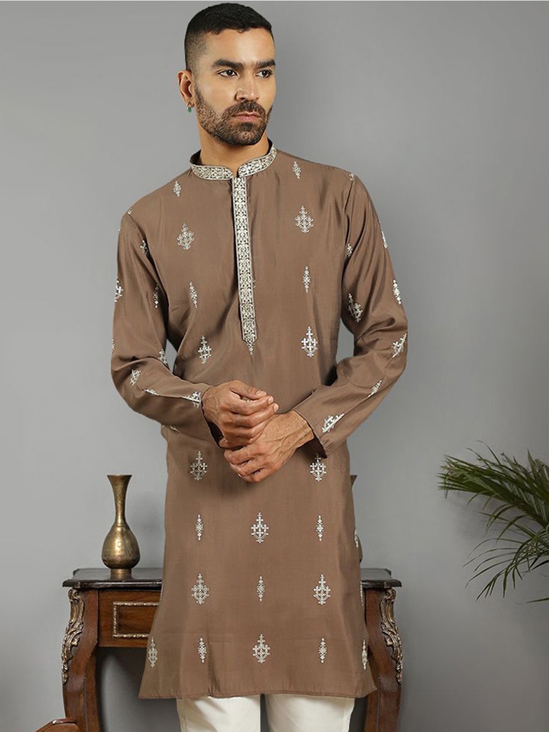 

Jompers Men Embroidered Flared Sleeves Thread Work Kurta, Brown