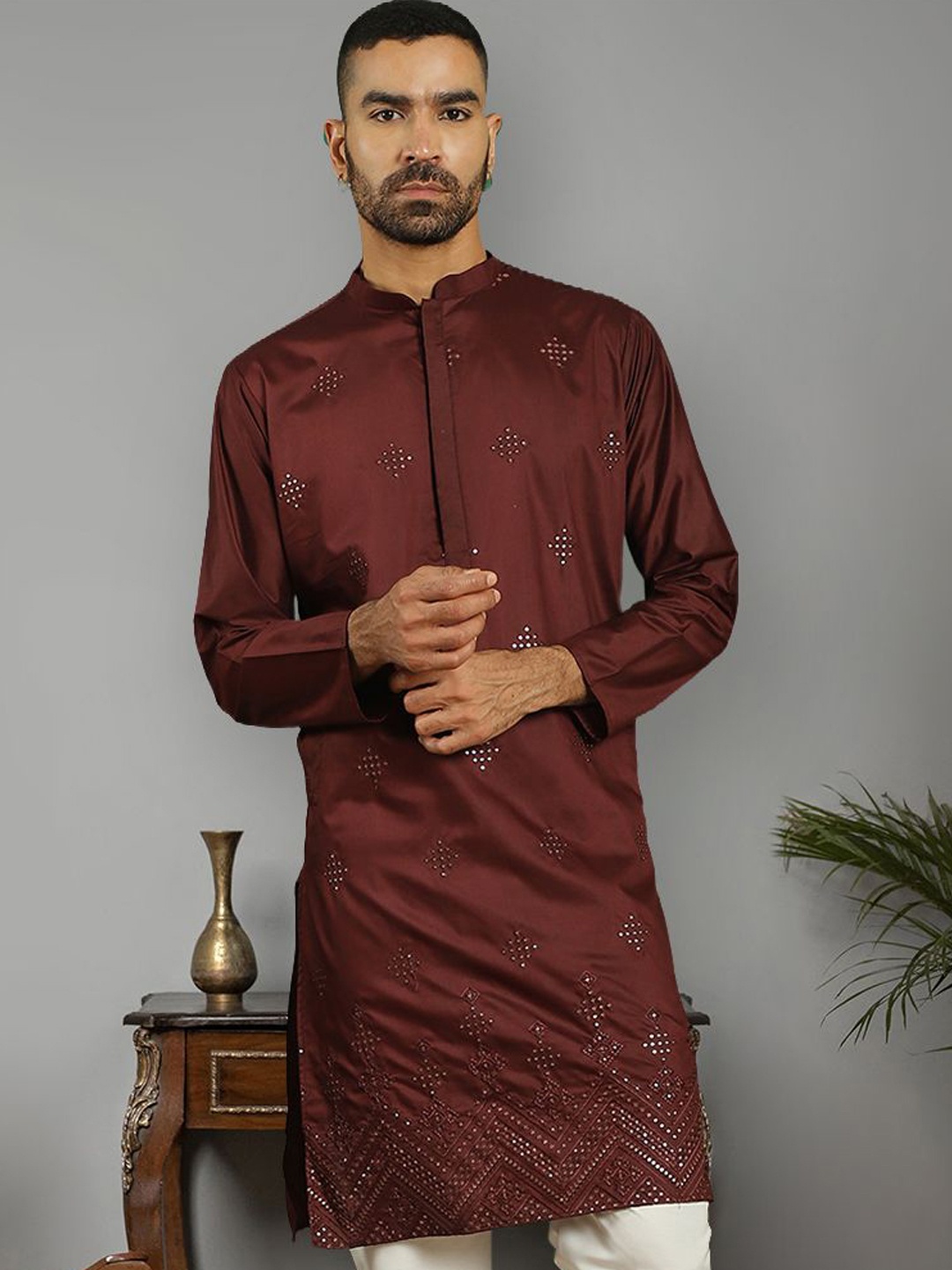 

Jompers Men Embroidered Thread Work Kurta, Maroon