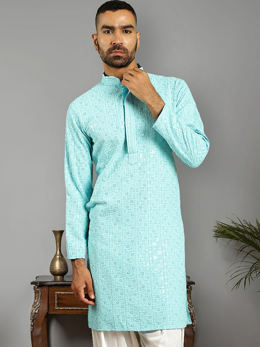 

Jompers Men Solid Chikankari Kurta, Blue
