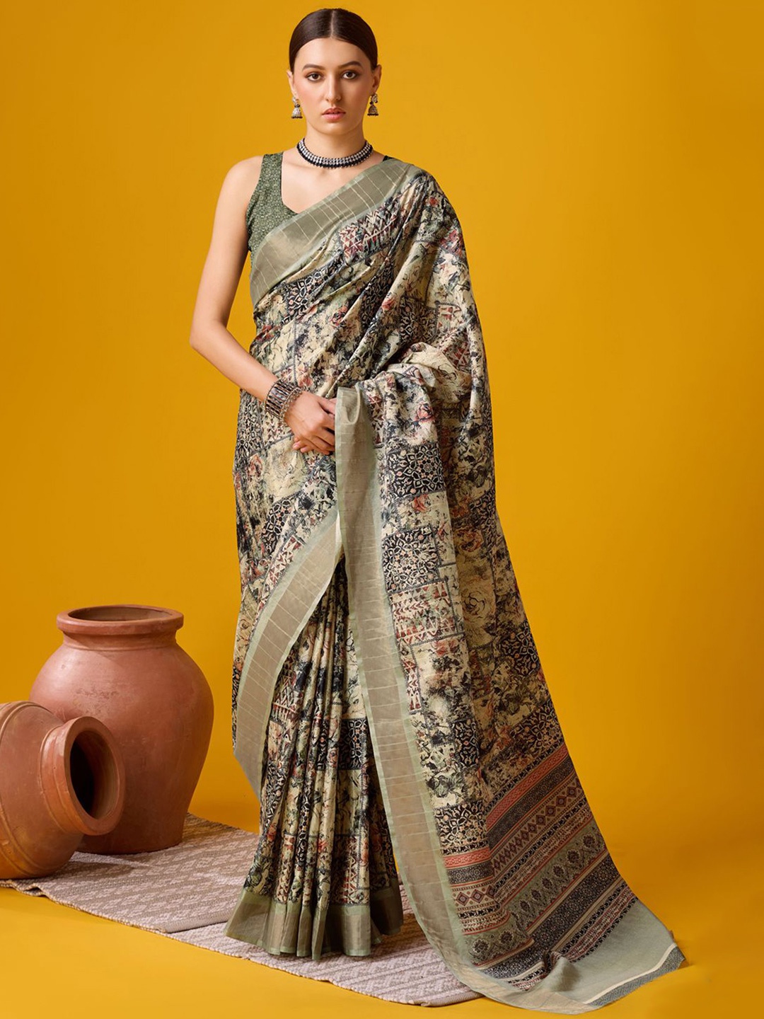 

Fashion Petals Floral Zari Tussar Saree, Green