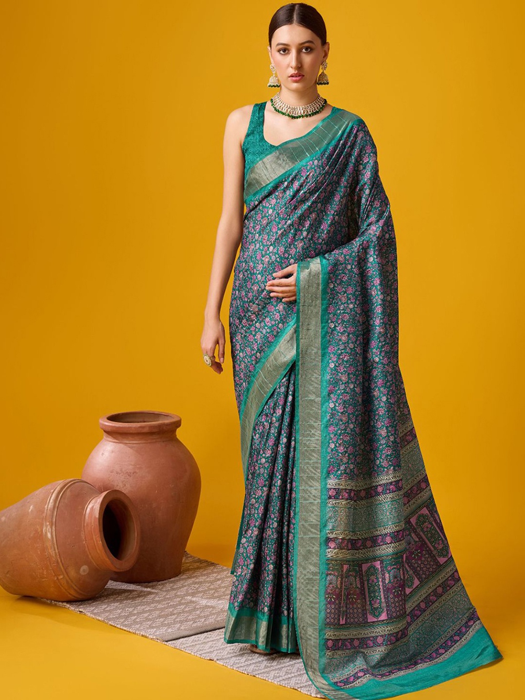 

Fashion Petals Floral Zari Tussar Saree, Green