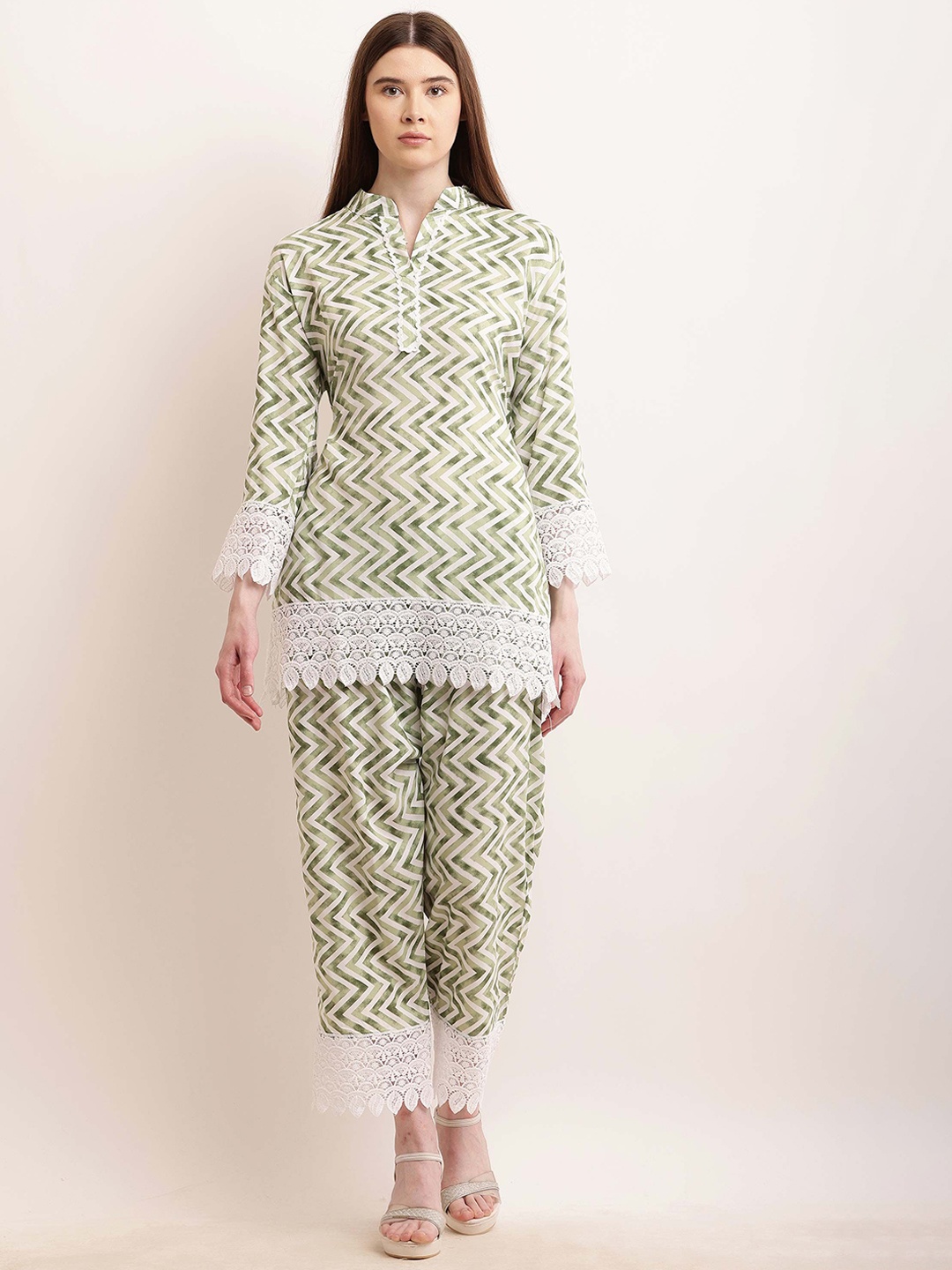 

Vastrasky Global Printed Long Sleeve Top & Trouser Co-Ords, Green