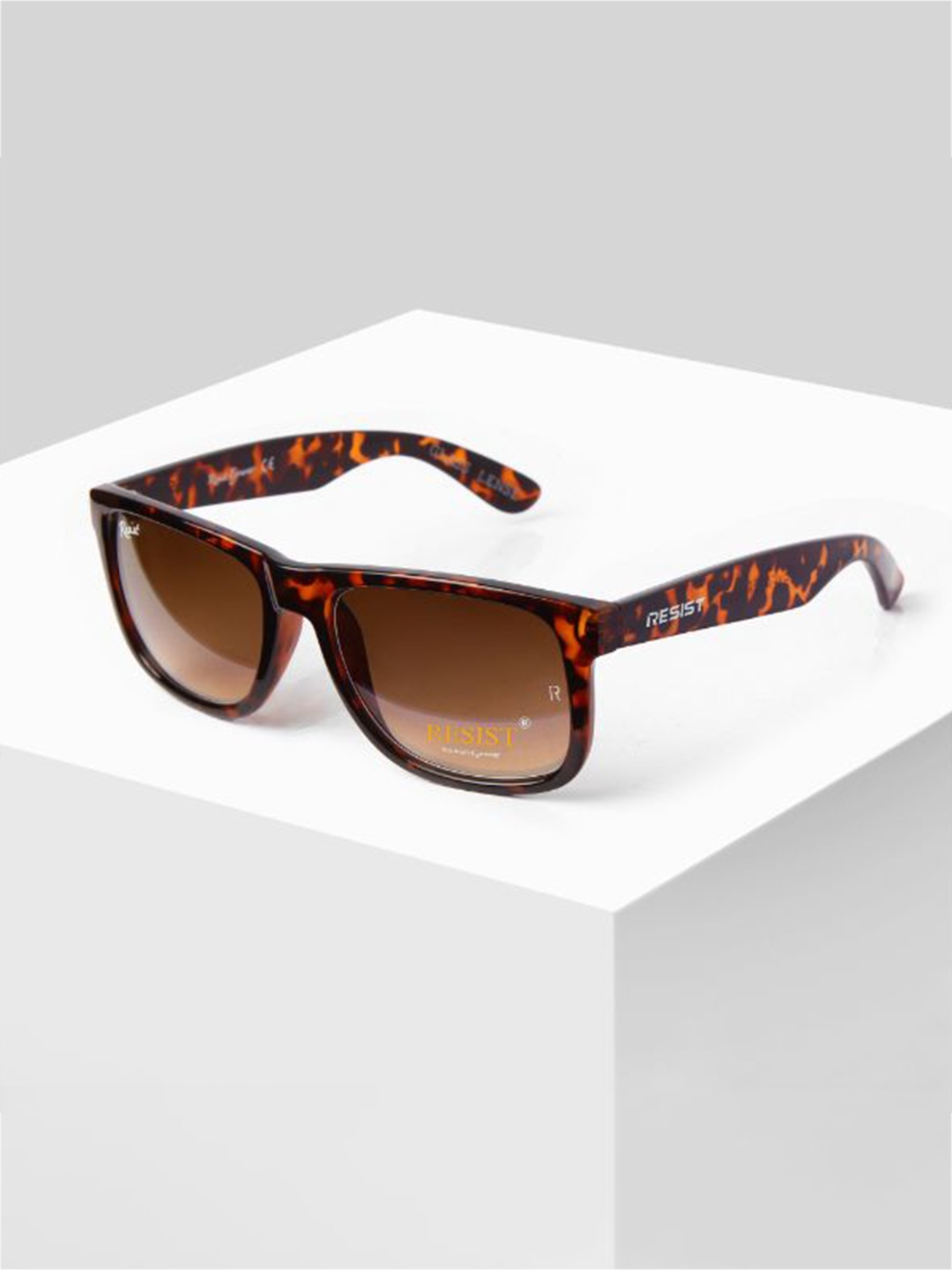 

RESIST EYEWEAR Unisex Wayfarer Sunglasses with UV Protected Lens, Brown