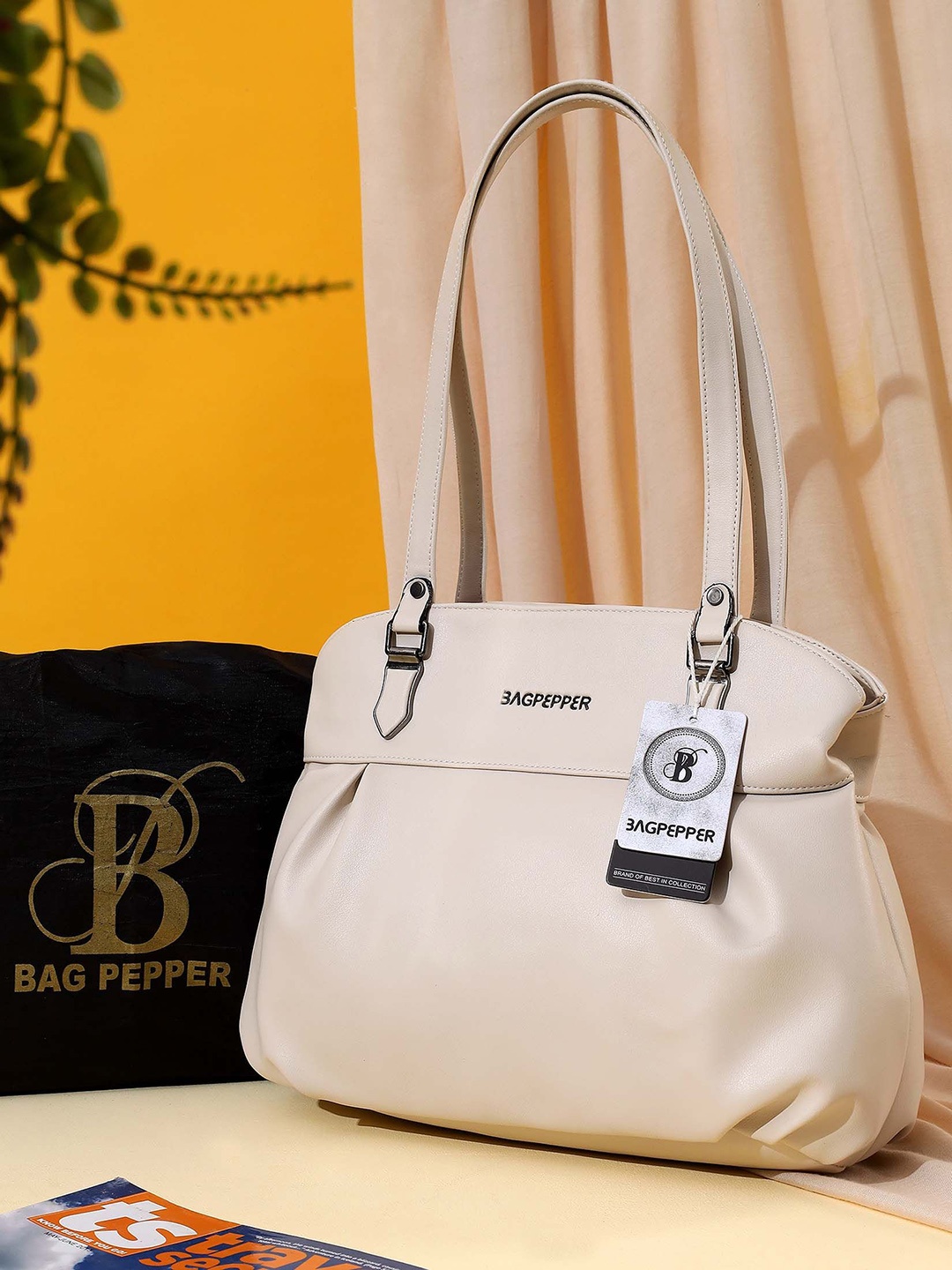 

Bag Pepper PU Structured Handheld Bag with Applique, White