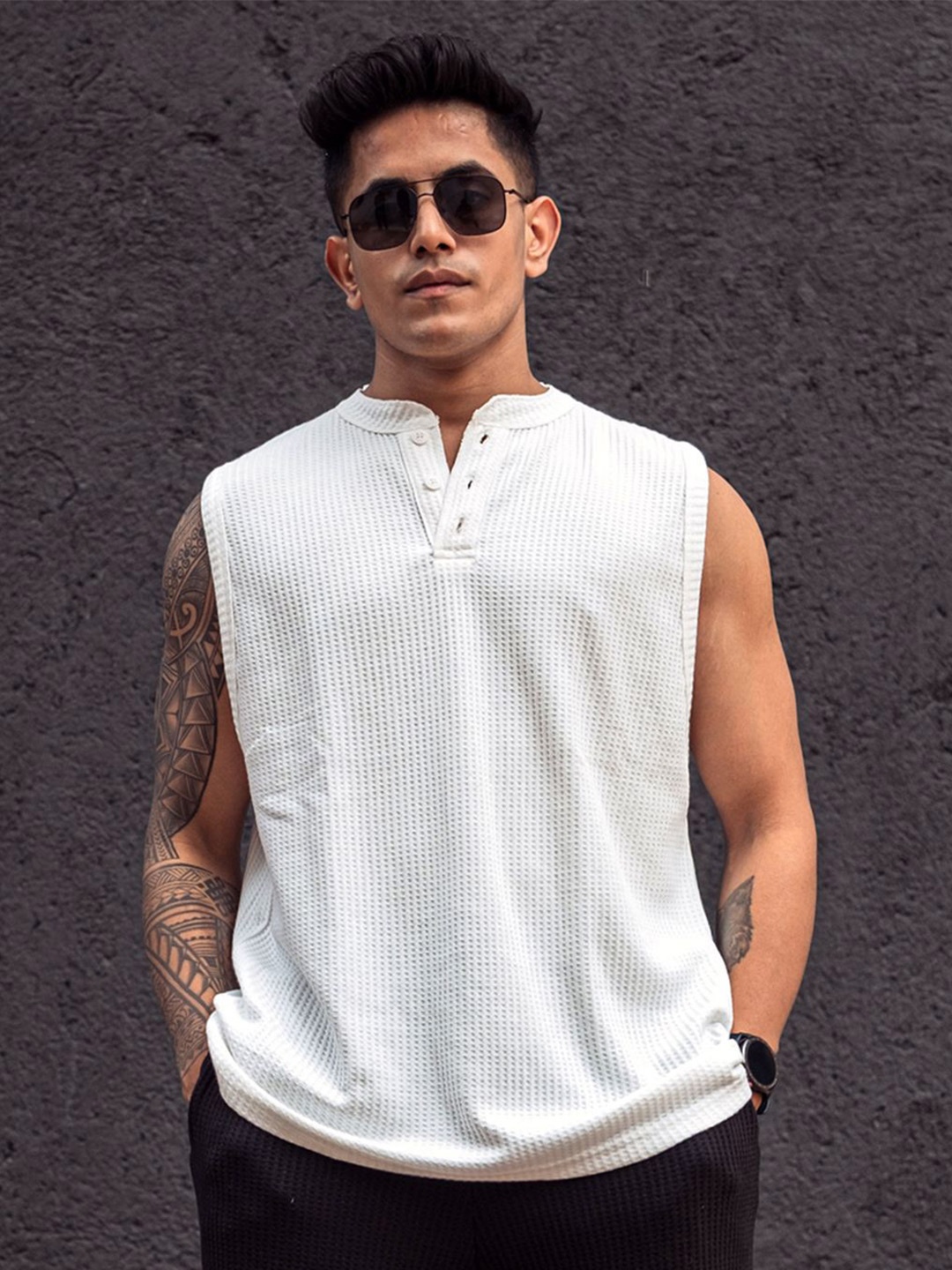 

Powerlook Men Self Design Henley Neck T-shirt, White