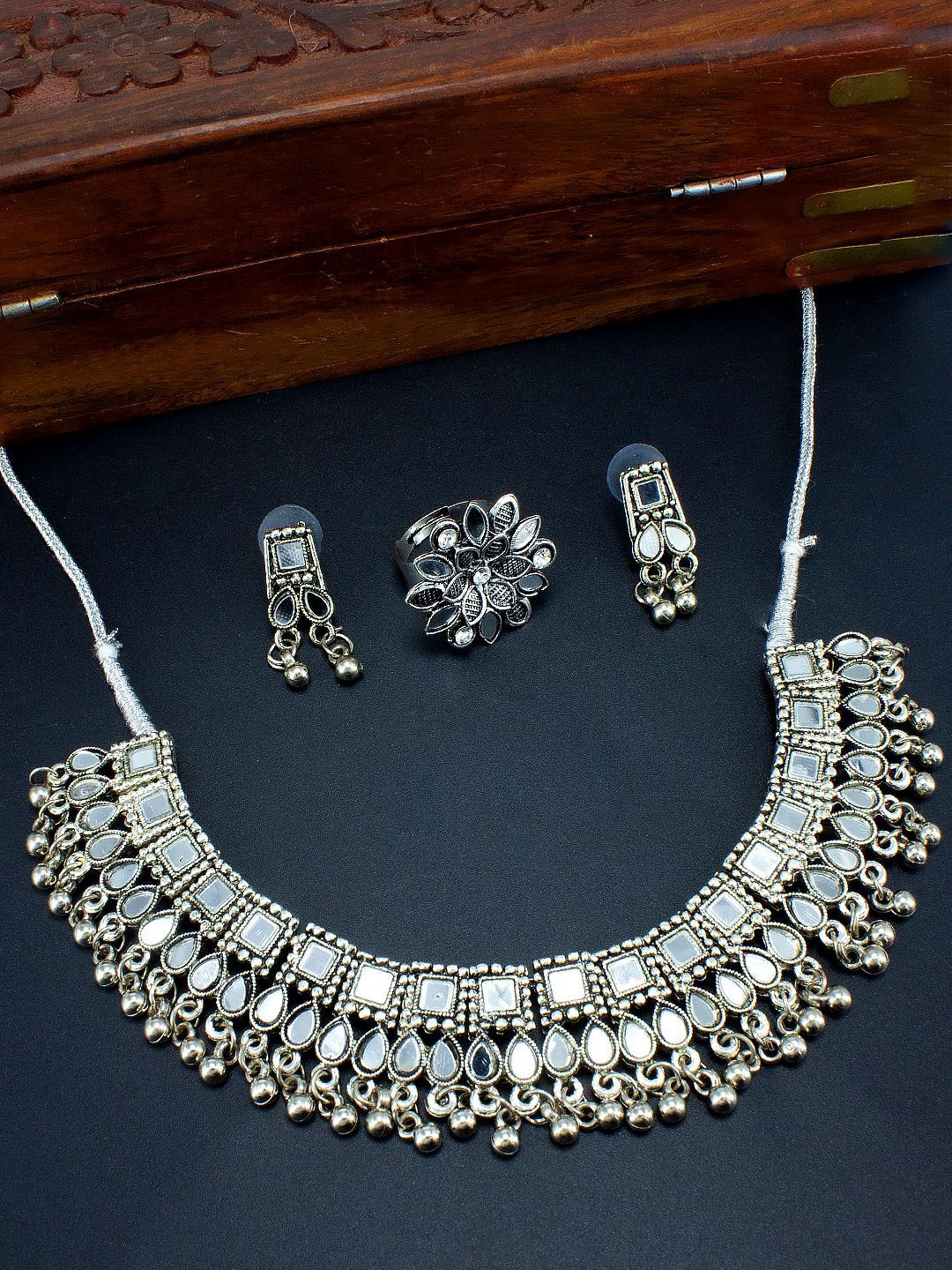 

PRIVIU Silver Plated Stone-Studded Jewellery Set for Women