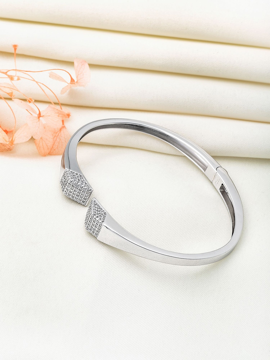 

SILBERRY Women Kada Bracelet, Silver