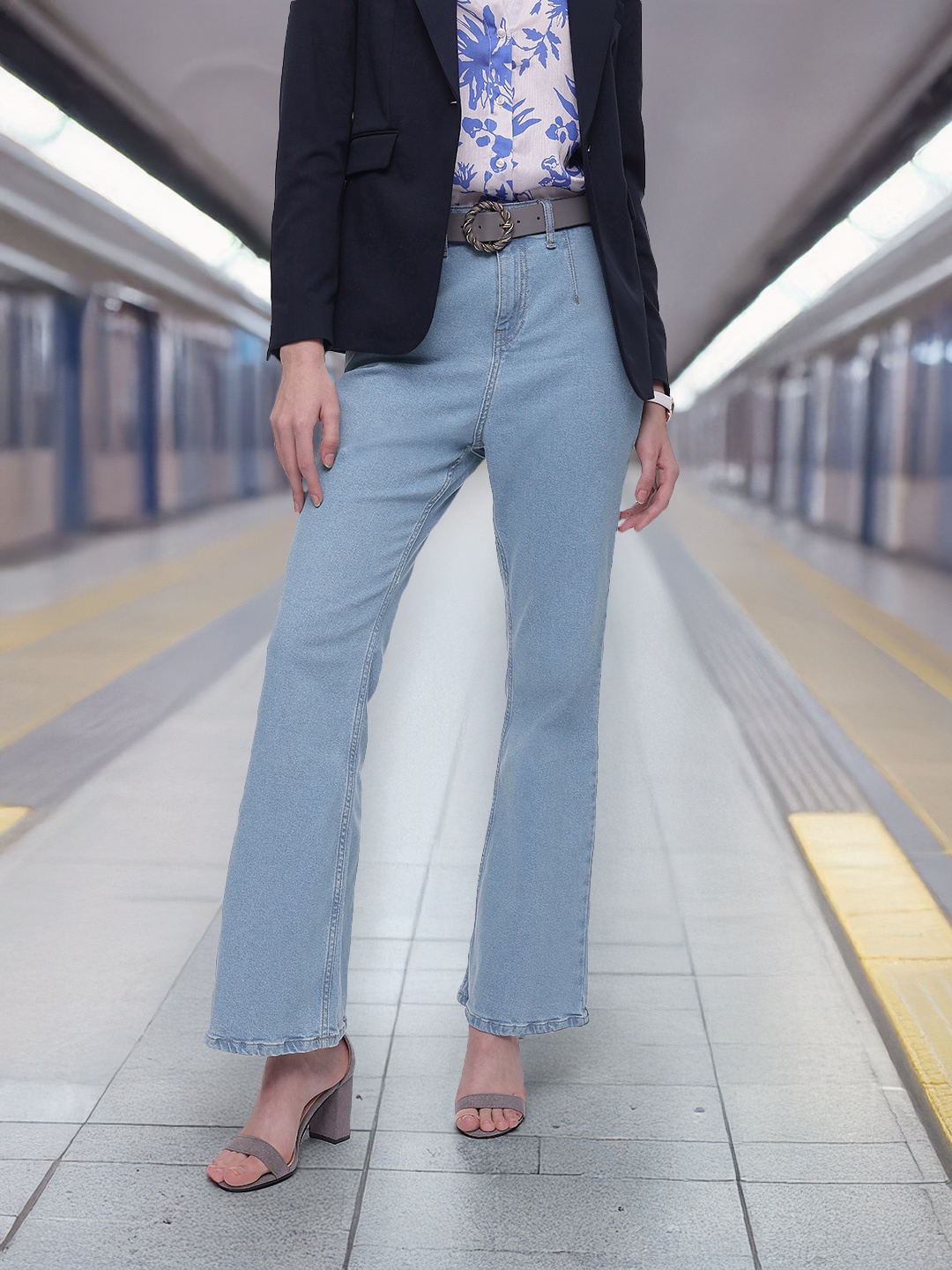

French Connection Women Flared Pleated Stretchable Jeans, Blue