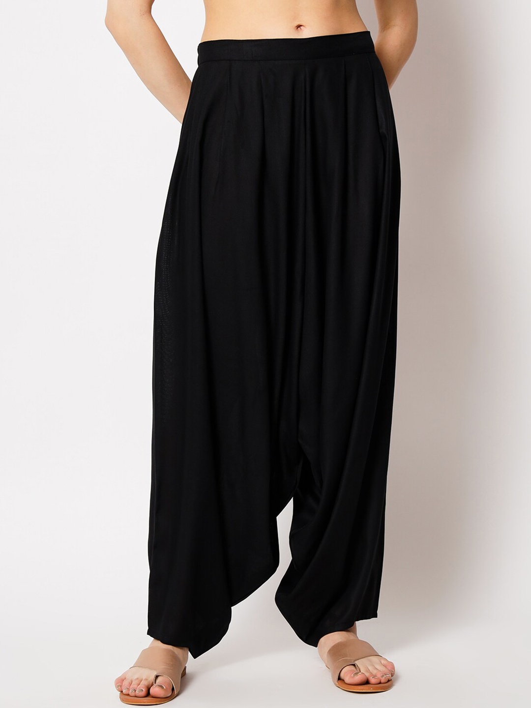 

9rasa Women Mid-Rise Loose Harem Pants, Black