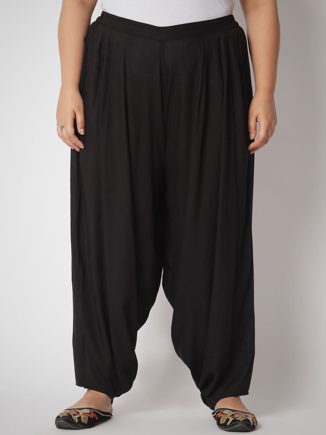 

9rasa Women High-Rise Plus Size Loose Harem Pants, Black