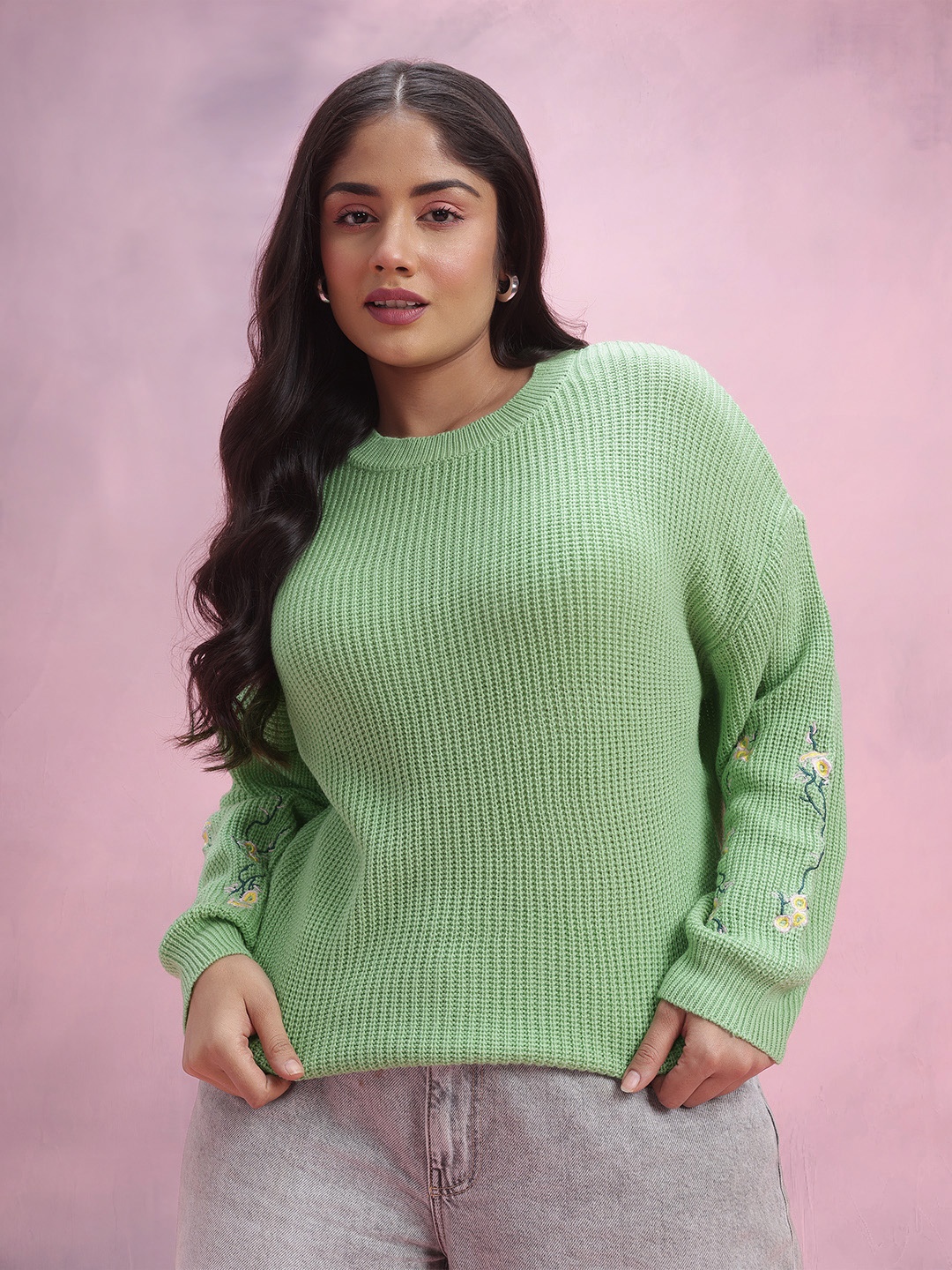 

DressBerry Curve Plus Size Acrylic Pullover with Embroidered Sleeves, Green