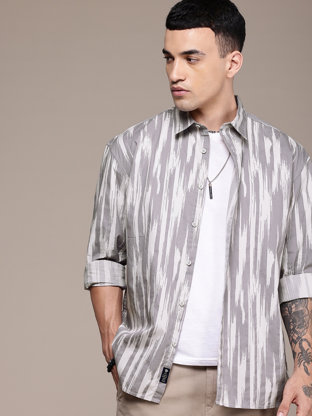 

The Roadster Life Co. Relaxed Fit Printed Drop-Shoulder Sleeves Pure Cotton Casual Shirt, Grey