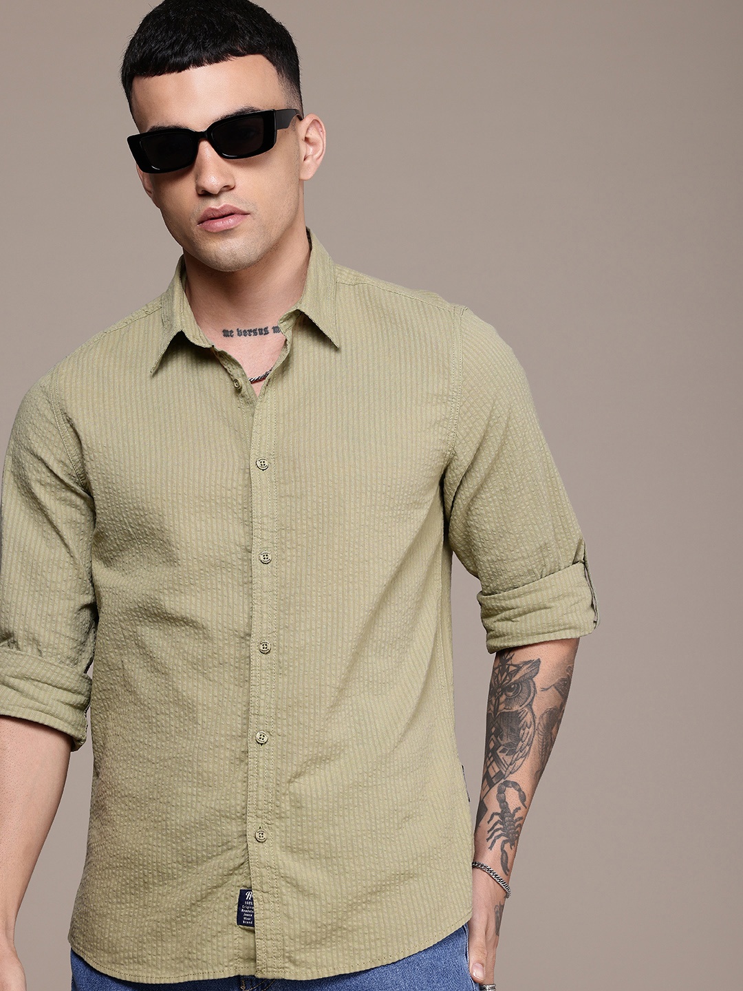 

The Roadster Life Co. Seersucker Self Striped Opaque Pure Cotton Casual Shirt, Green