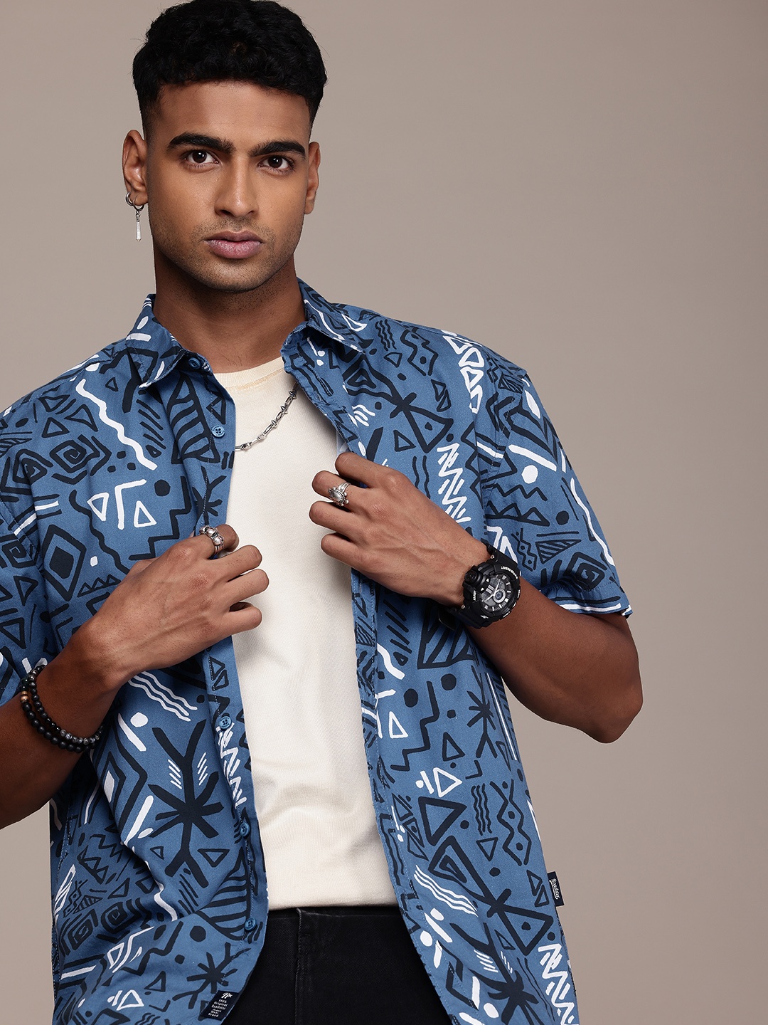 

The Roadster Life Co. Pure Cotton Printed Relaxed Fit Casual Shirt, Navy blue