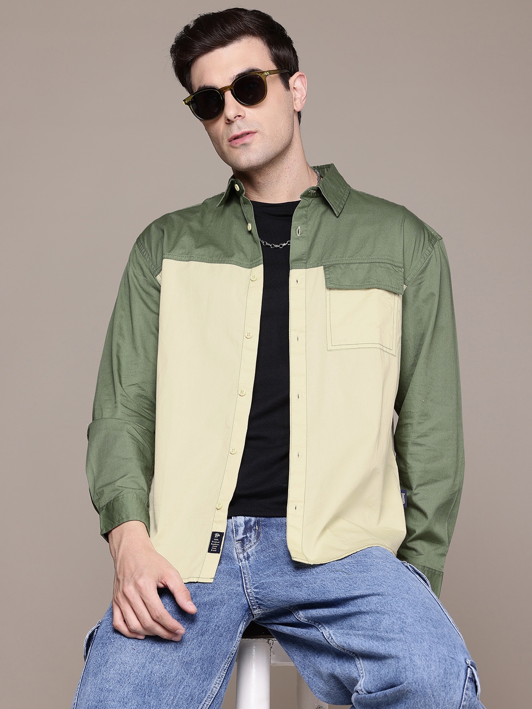 

The Roadster Lifestyle Co. Opaque Colourblocked Casual Shirt, Green