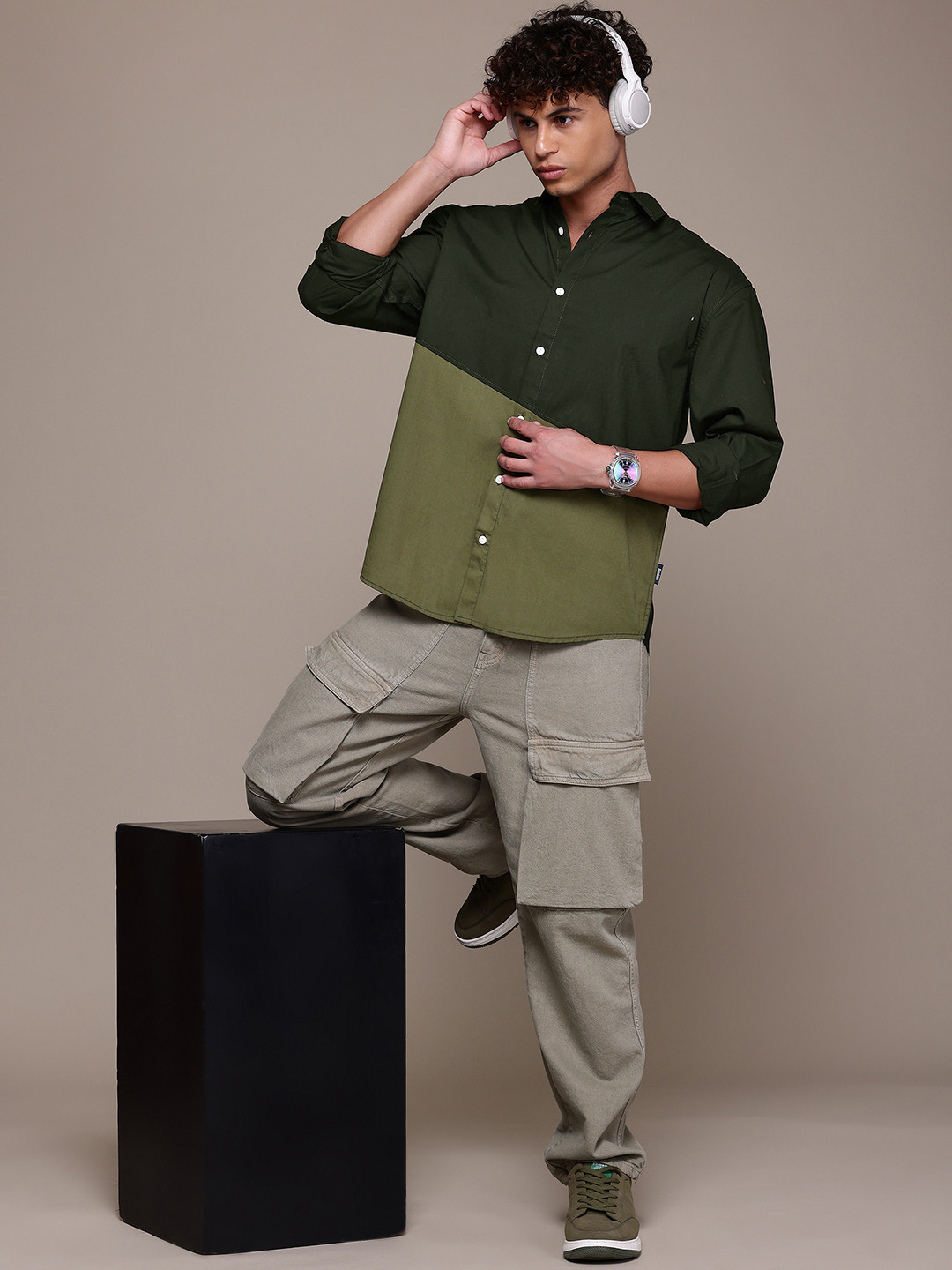 

The Roadster Lifestyle Co. Pure Cotton Colourblocked Relaxed Casual Shirt, Green