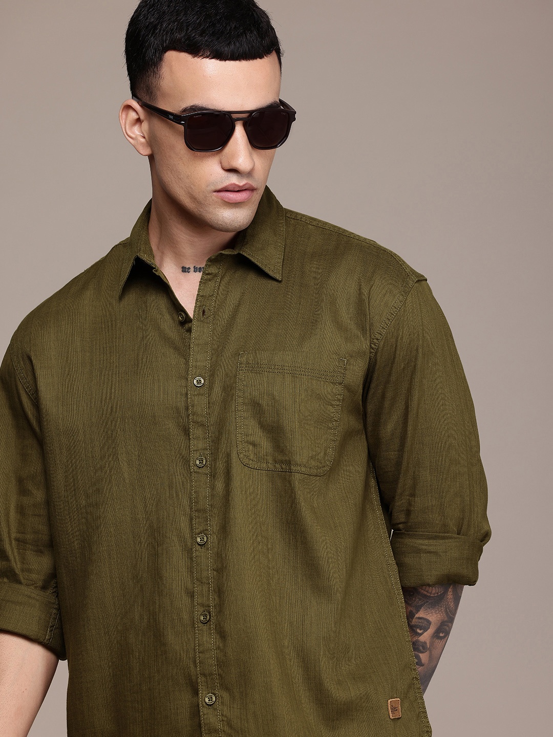 

The Roadster Life Co. Relaxed Fit Textured Cutaway Collar Casual Shirt, Olive