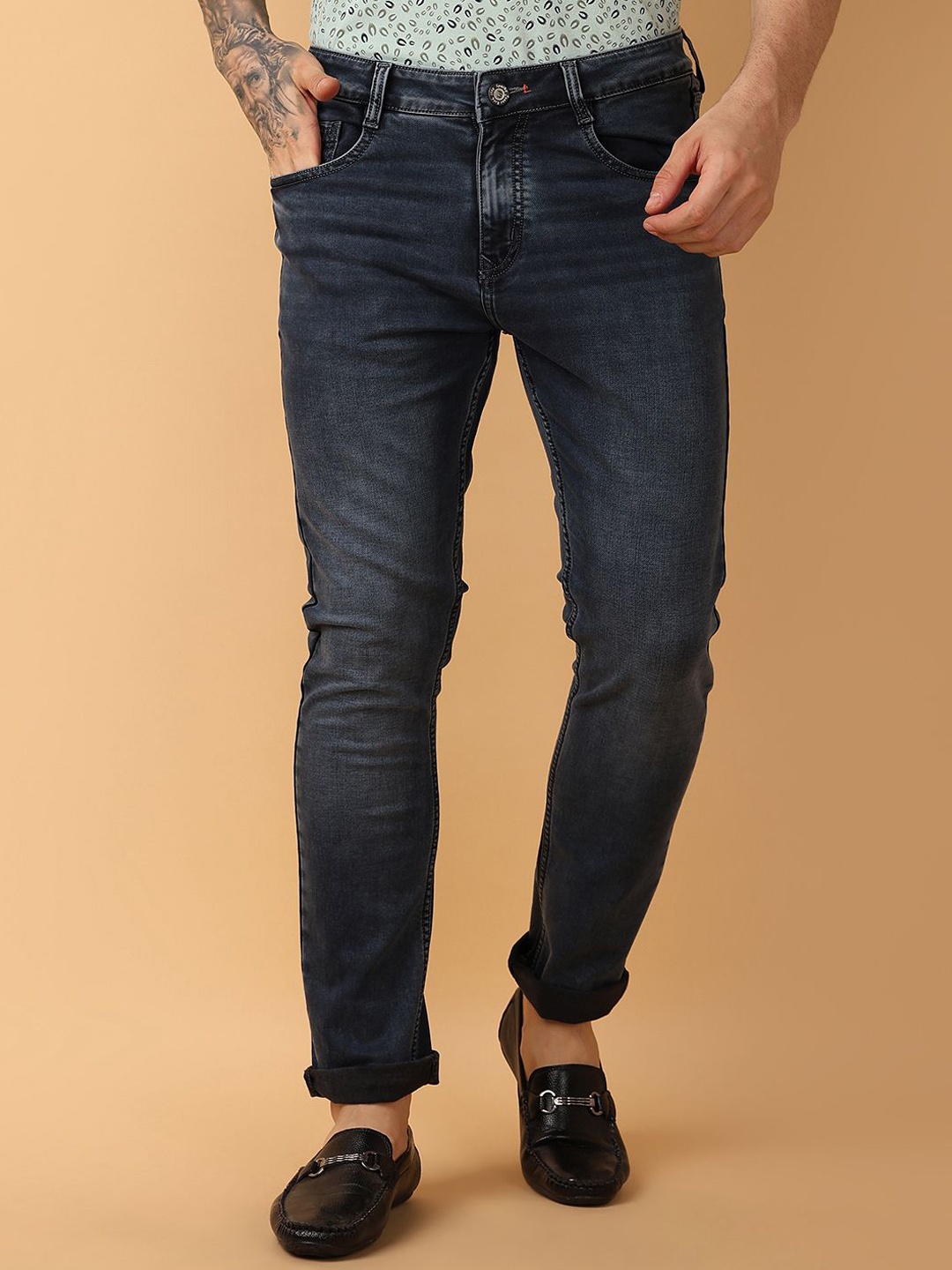 

V-Mart Men Slim Fit Mid-Rise Light Fade Jeans, Grey