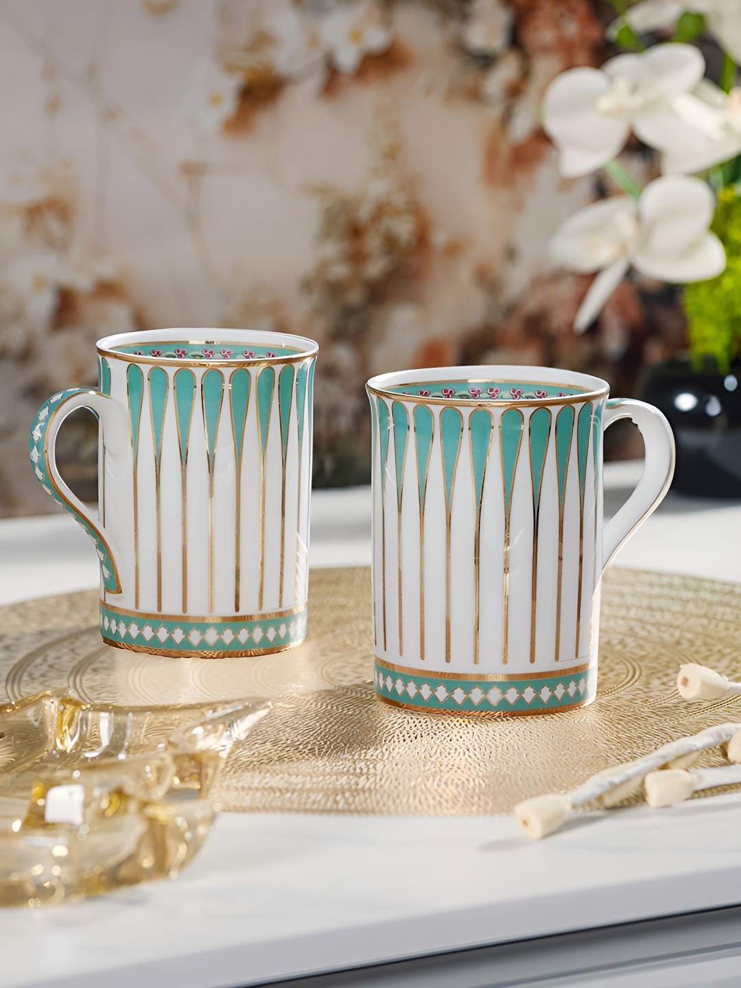 Troveas 2Pcs Seaside Bloom 24K Gold Mugs, White