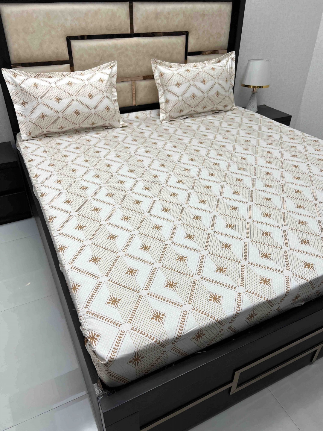 

Pure Decor Brown & Grey 350 TC Queen Bedsheet with 2 Pillow Covers