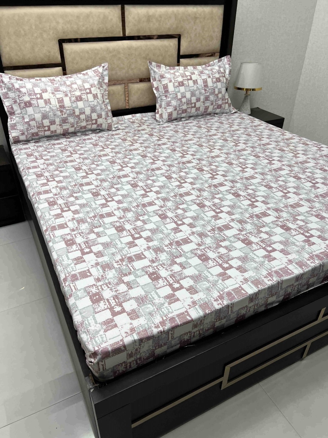 

Pure Decor Maroon & Grey Geometric Pure Cotton 350 TC Queen Bedsheet with 2 Pillow Covers