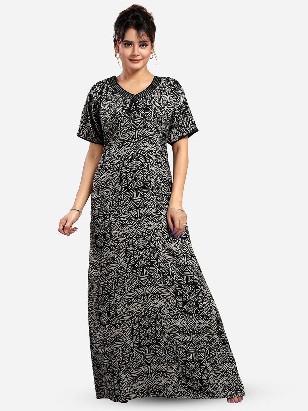 

NIGHT QUEEN Printed Maxi Nightdress, Black