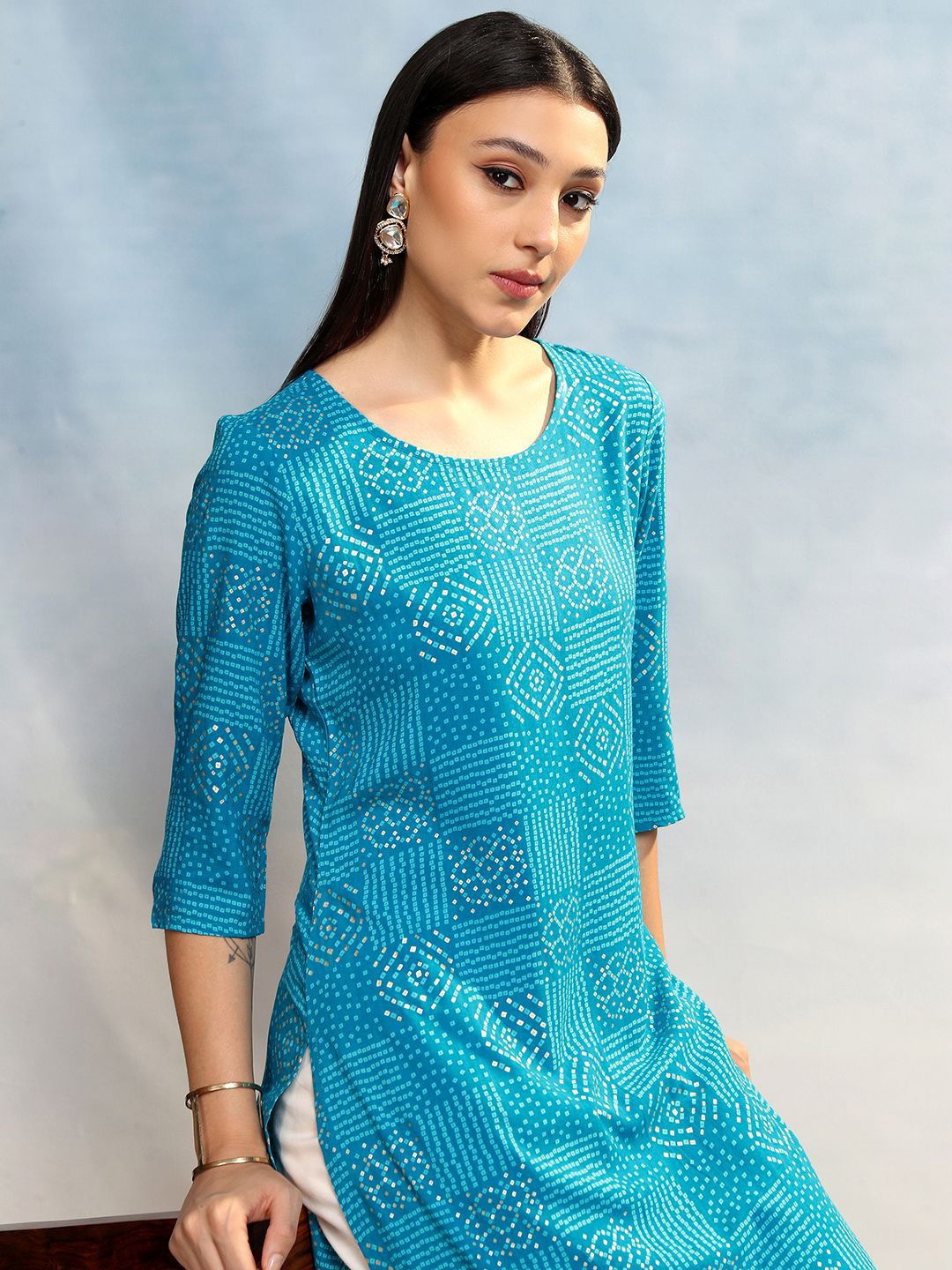 

Vishudh Women Bandhani Printed Round Neck Staright Kurta, Teal