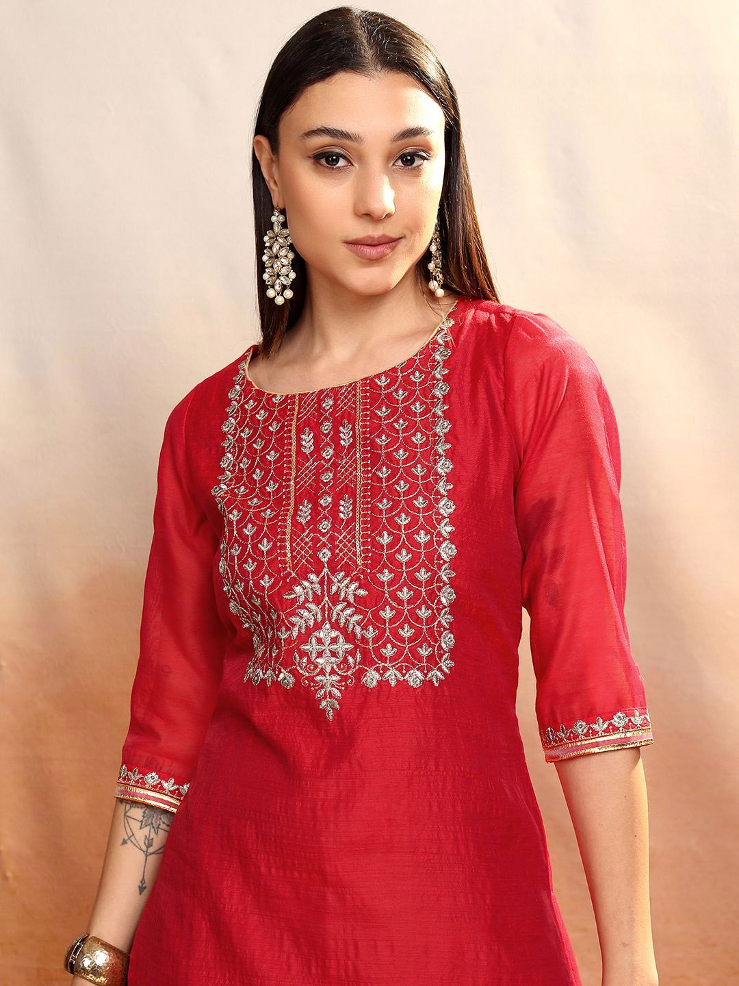 

Vishudh Women Floral Embroidered Regular Thread Work Kurta with Palazzos, Red
