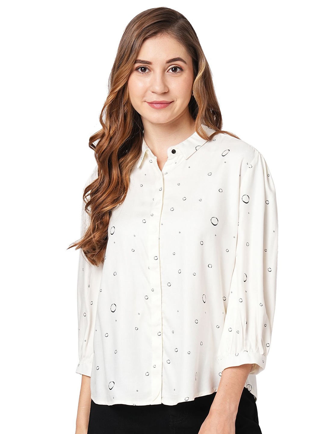 

Kraus Jeans Women Slim Fit Printed Casual Shirt, Off white