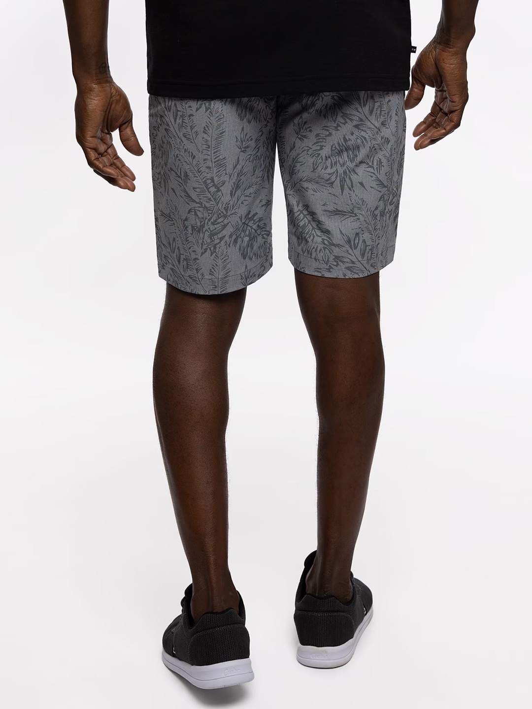

TRAVIS MATHEW Men Floral Printed Denim Regular Fit Jaguar Shorts, Grey